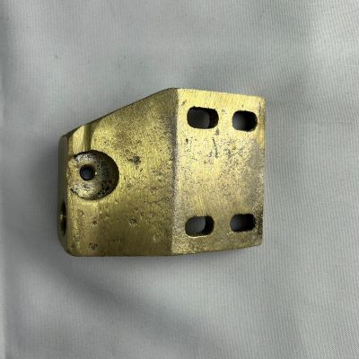 BISAGRA INFERIOR PASADOR PUERTA DE SERVICIO IZQUIERDA